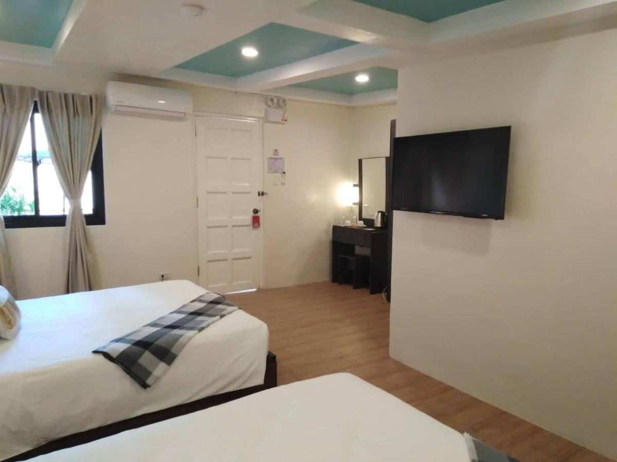 R Bed And Breakfast Baguio City Esterno foto