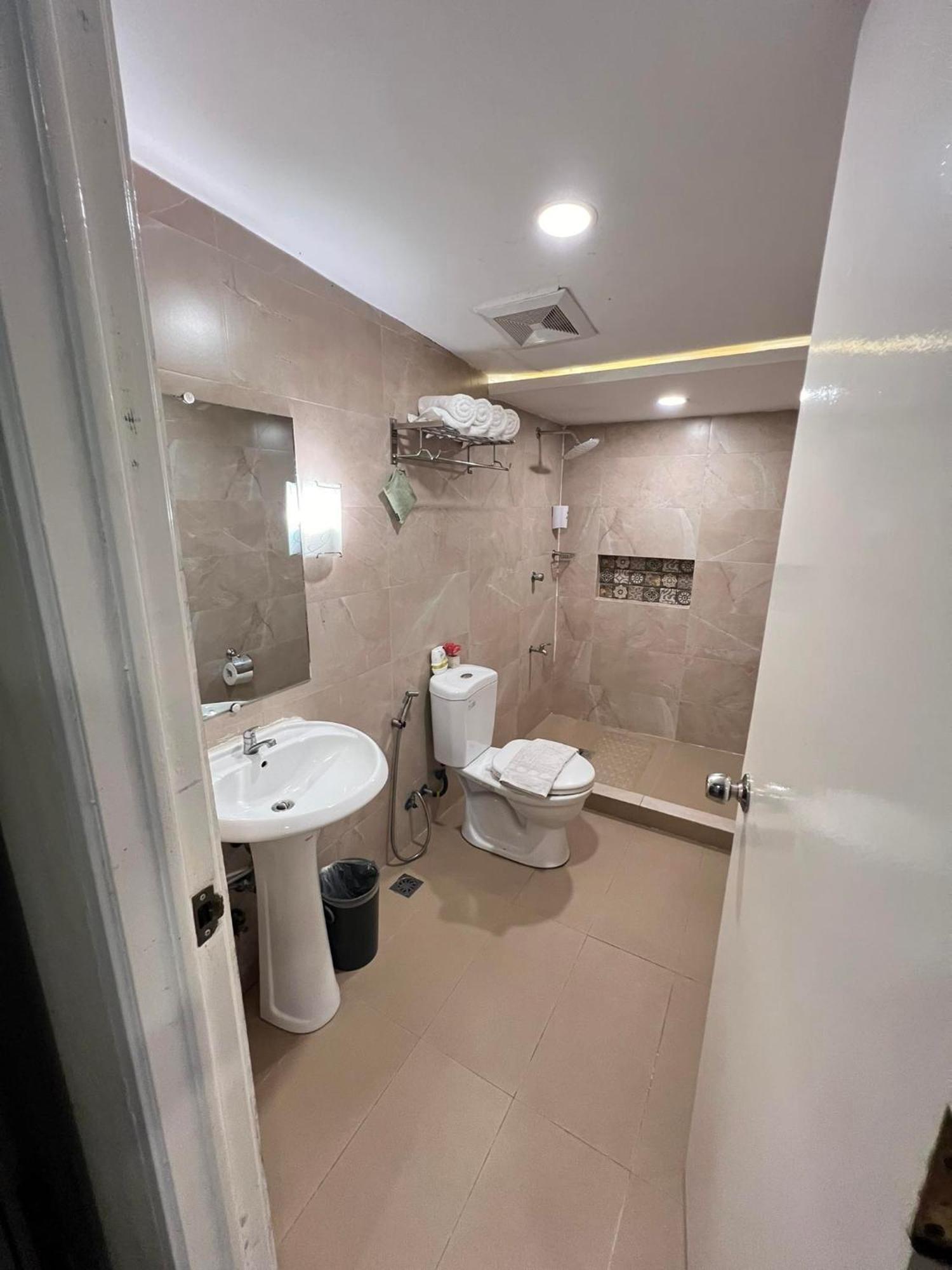 R Bed And Breakfast Baguio City Esterno foto
